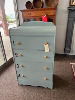 4 drawer chest