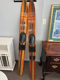 Sundash water skis