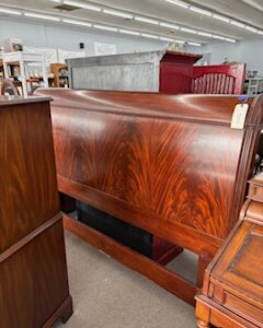 Henkel Harris sleigh bed