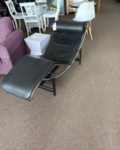 Corbusier-style lounger